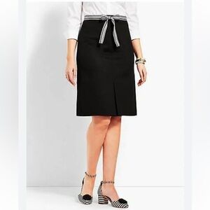 TALBOTS LINED BLACK STRAIGHT PLEAT WITH BLACK & WHITE TIE BELT PENCIL SKIRT